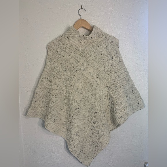Kerry Woollen Mills 100% Wool Pancho - Picture 3 of 3